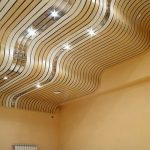 Как устанавливать реечный потолок?
