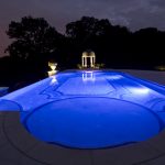 Какой бассейн устанавливать у себя дома с светом?
